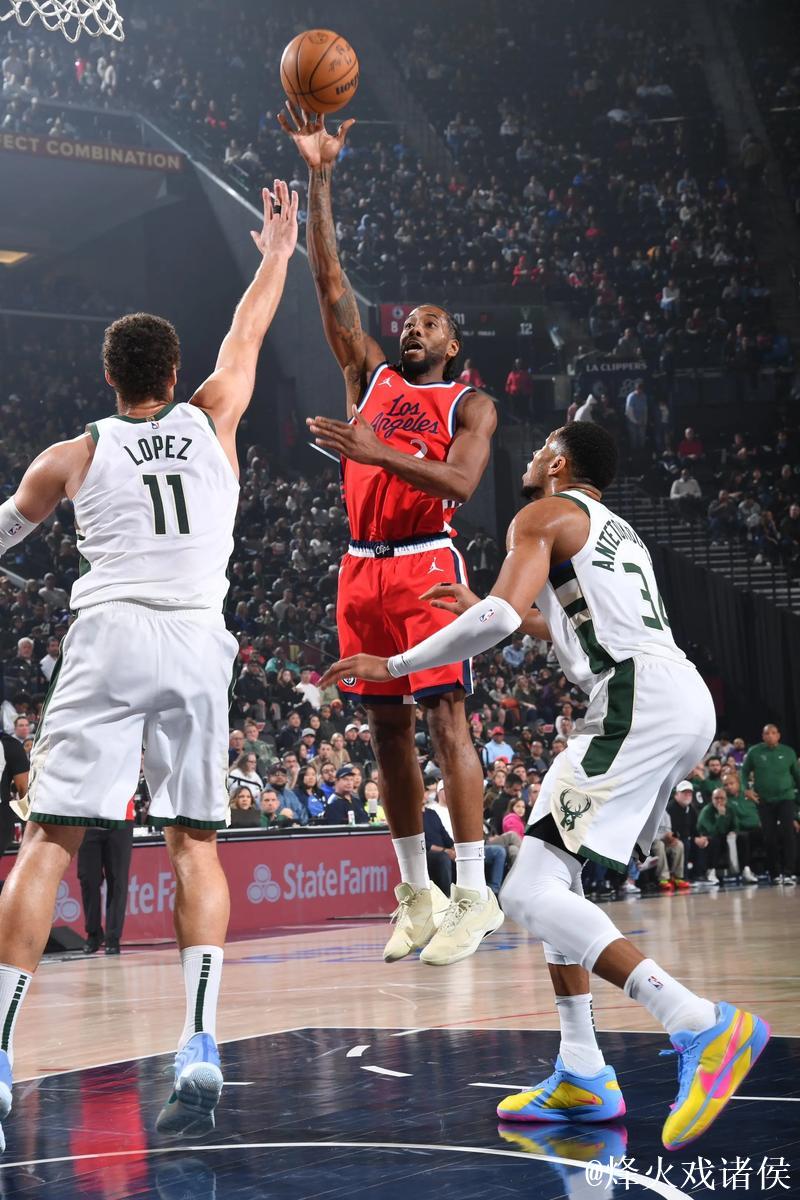 伦纳德全场出战37分钟,18投9中,得到21分4篮板3助攻1抢断 伦纳德全场出战37分钟,18投9中,得到21分4篮板3助攻1抢断