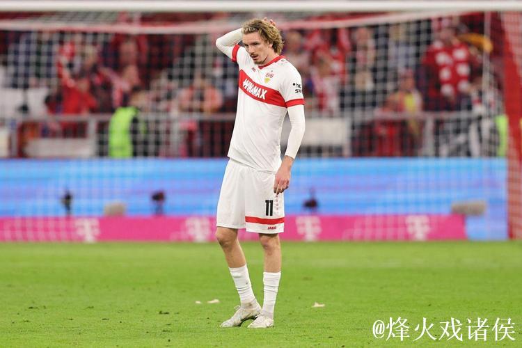 记者：拜仁即将签下17岁的厄瓜多尔中卫奥拉亚