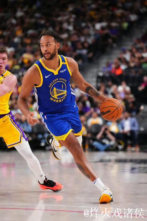 库里休战戴维斯贡献12+10 勇士力克活塞喜迎4连胜